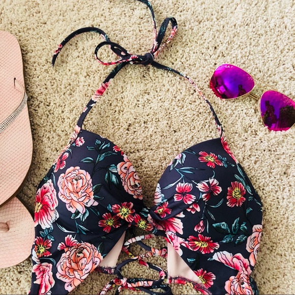 Shade & Shore Twist Front Light Lift One Piece - Picture 5 of 8